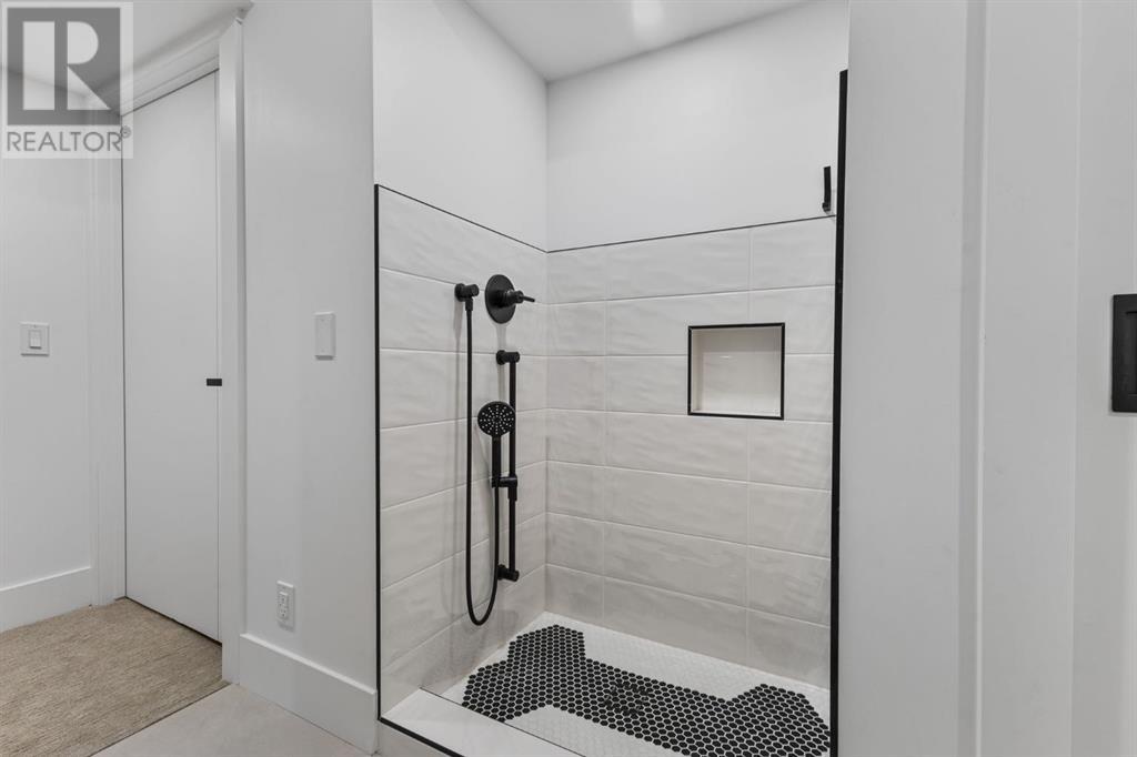 Property at 80 Clarendon Road NW image 2