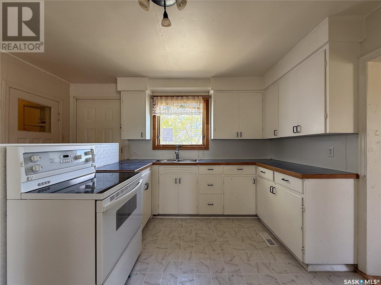 110 Wayne Street, Abbey, Saskatchewan  S0N 0A0 - Photo 18 - SK007076