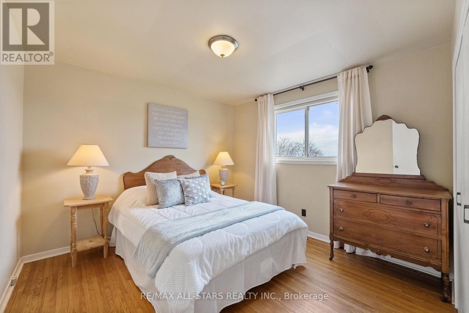 69 The Queensway Avenue N, Georgina, Ontario  L4P 0R4 - Photo 15 - N12107185