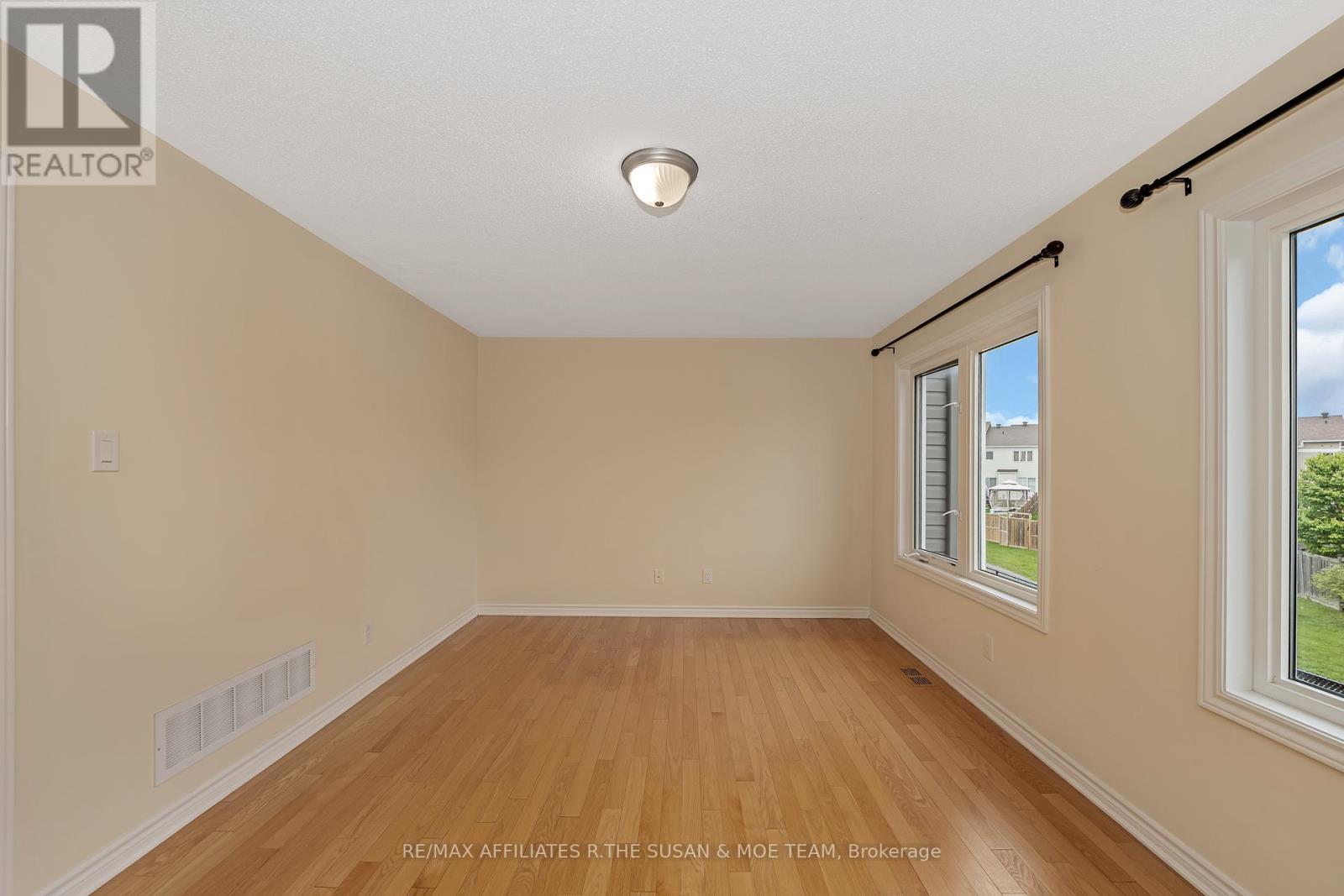 503 Coldwater Crescent, Ottawa, Ontario  K2M 0J4 - Photo 13 - X12171878