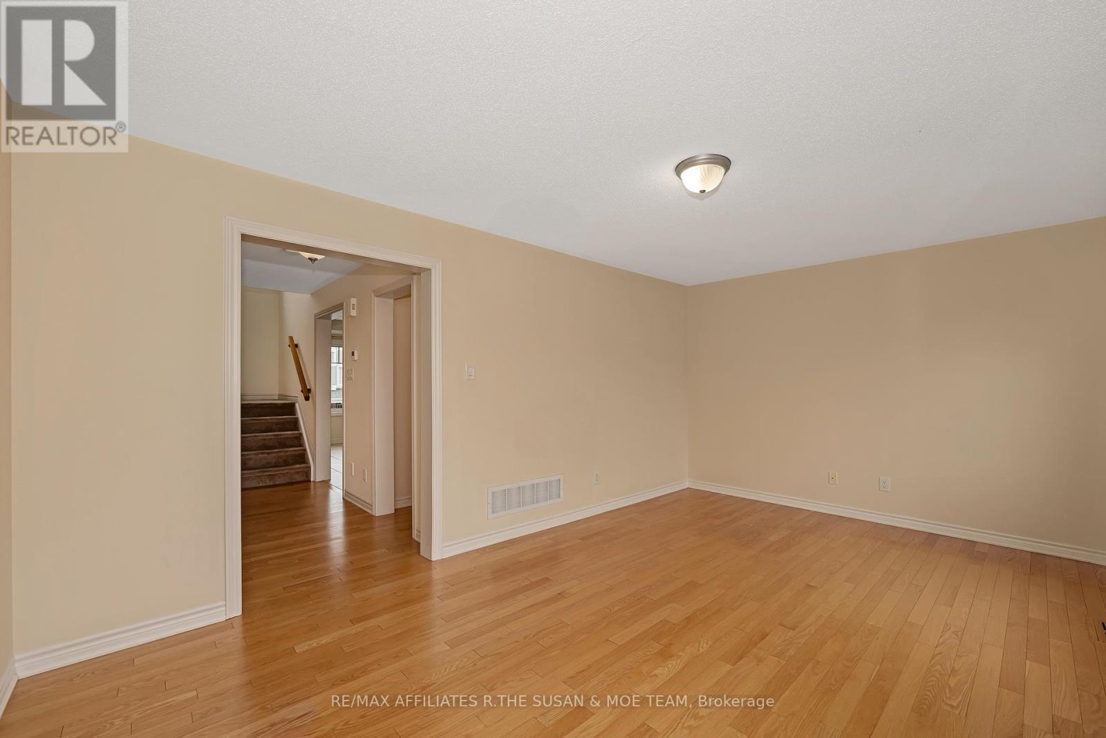 503 Coldwater Crescent, Ottawa, Ontario  K2M 0J4 - Photo 14 - X12171878