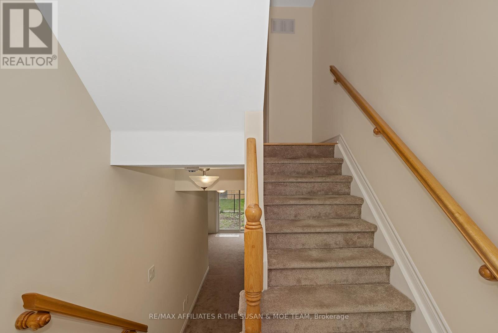 503 Coldwater Crescent, Ottawa, Ontario  K2M 0J4 - Photo 4 - X12171878