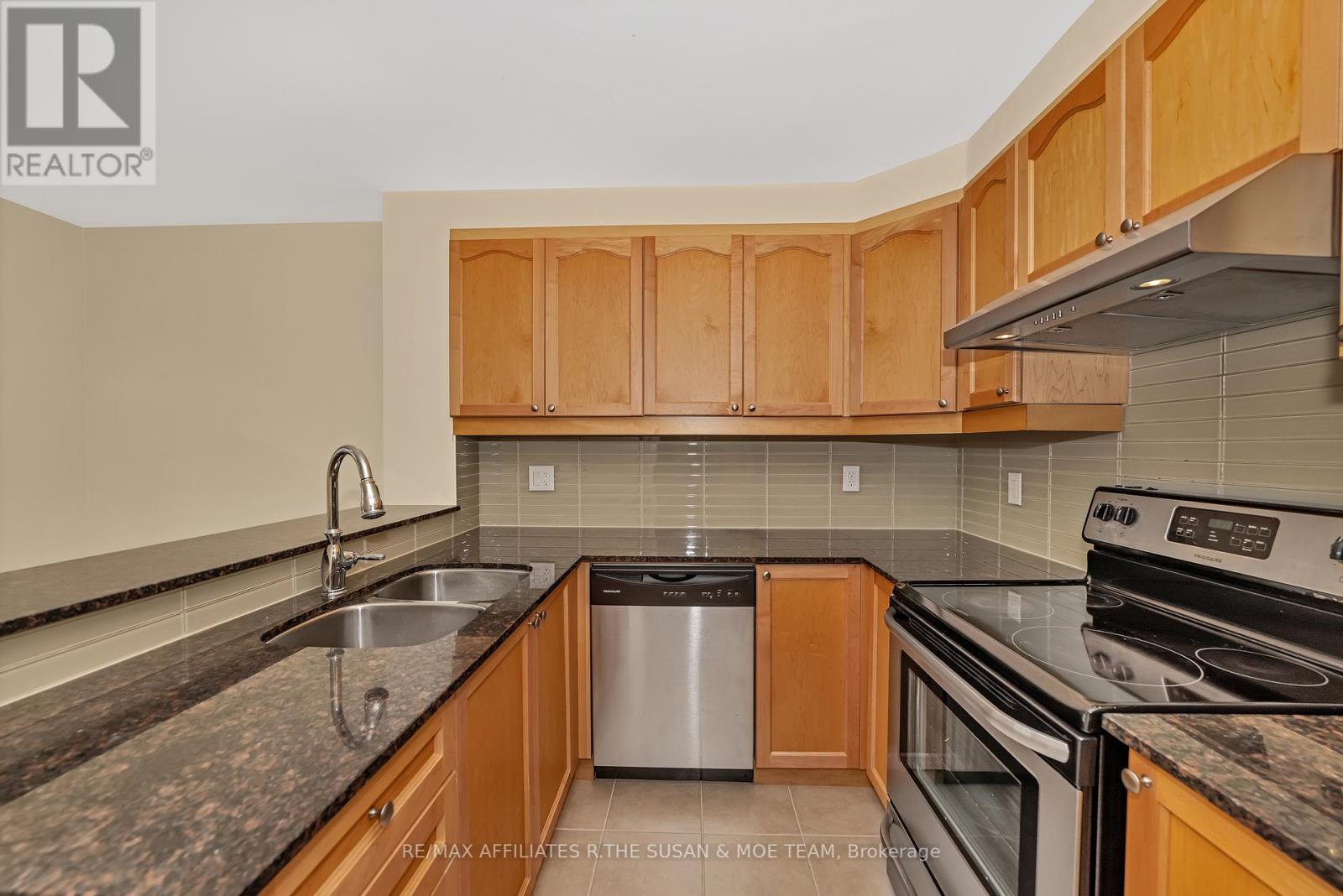 503 Coldwater Crescent, Ottawa, Ontario  K2M 0J4 - Photo 9 - X12171878