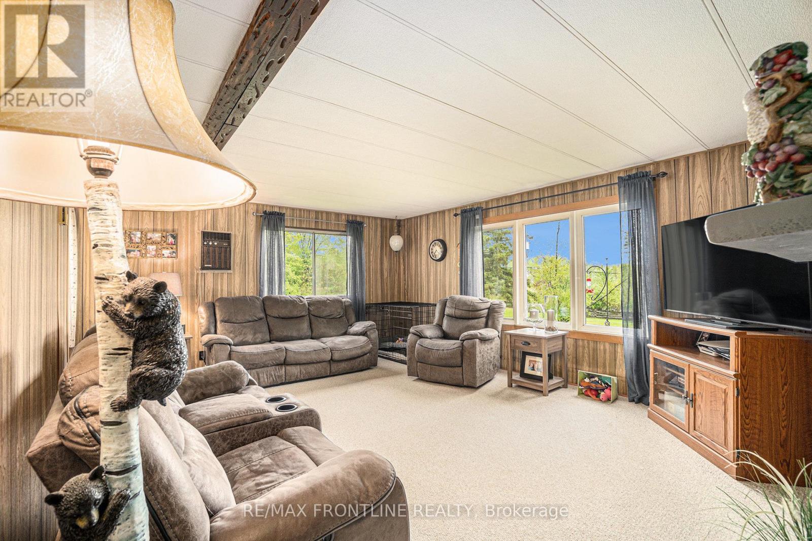 4915 Bolingbroke Road, Tay Valley, Ontario  K0H 2B0 - Photo 5 - X12171882