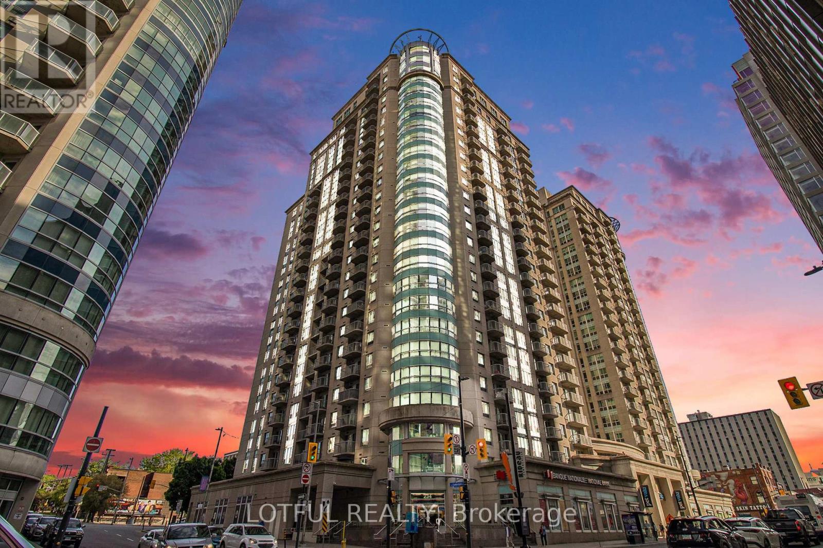 1703 - 234 Rideau Street, Ottawa, Ontario  K1N 0A9 - Photo 2 - X12171881