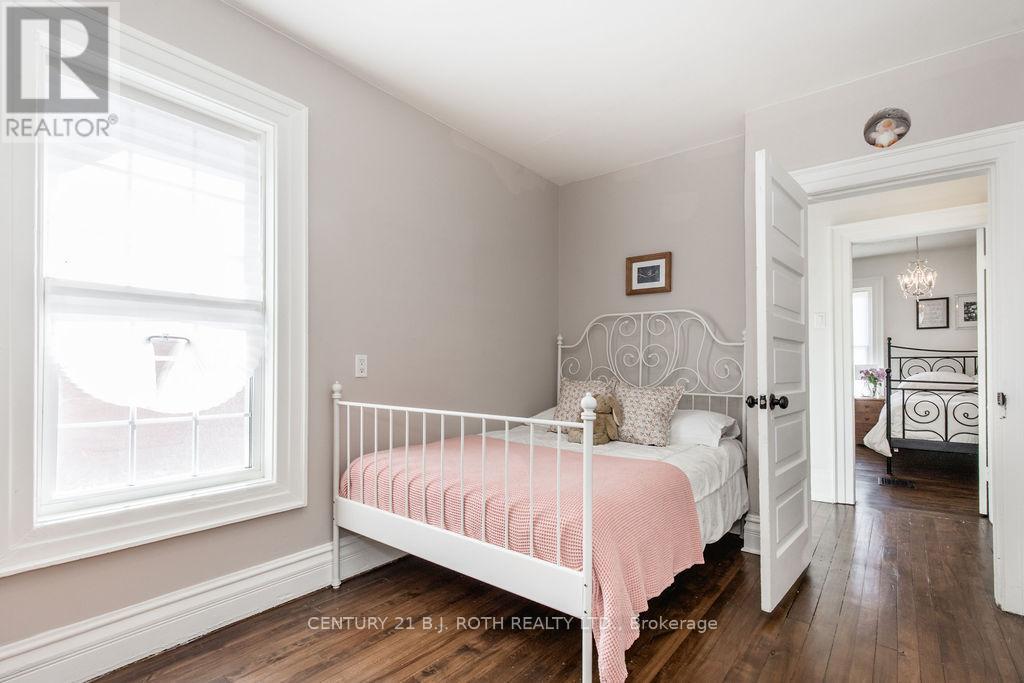 56 Holgate Street, Barrie, Ontario  L4N 2T7 - Photo 31 - S12168091