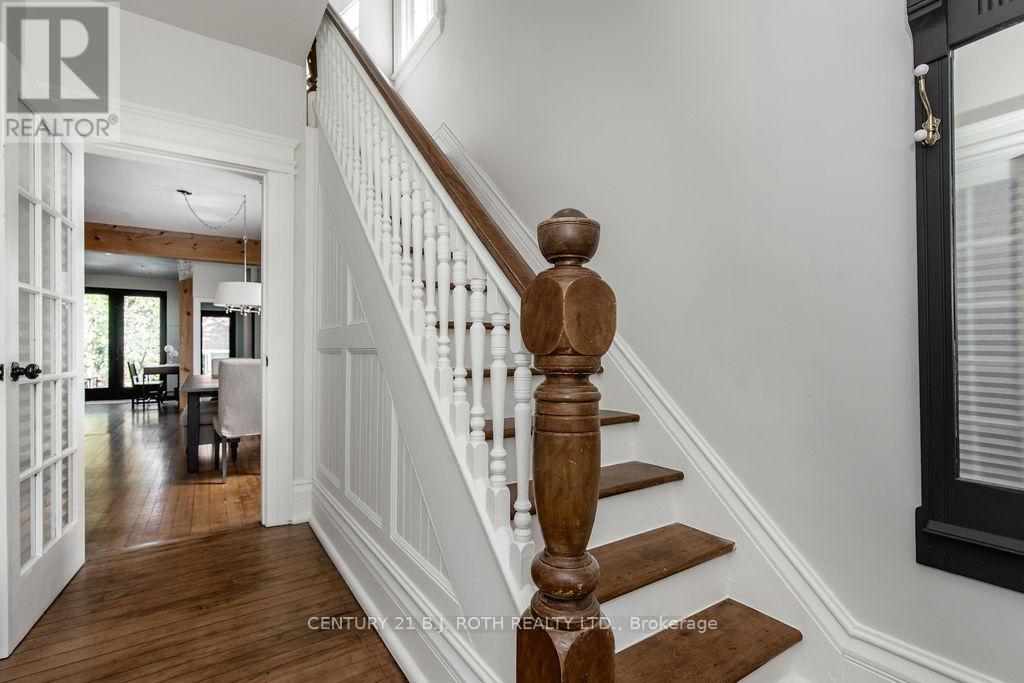 56 Holgate Street, Barrie, Ontario  L4N 2T7 - Photo 6 - S12168091