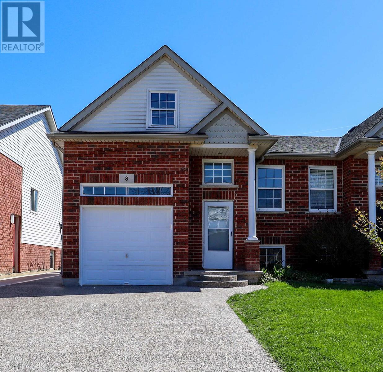 8 Mcbride Drive, St. Catharines (Rykert/vansickle), Ontario  L2S 3Y4 - Photo 2 - X12113422