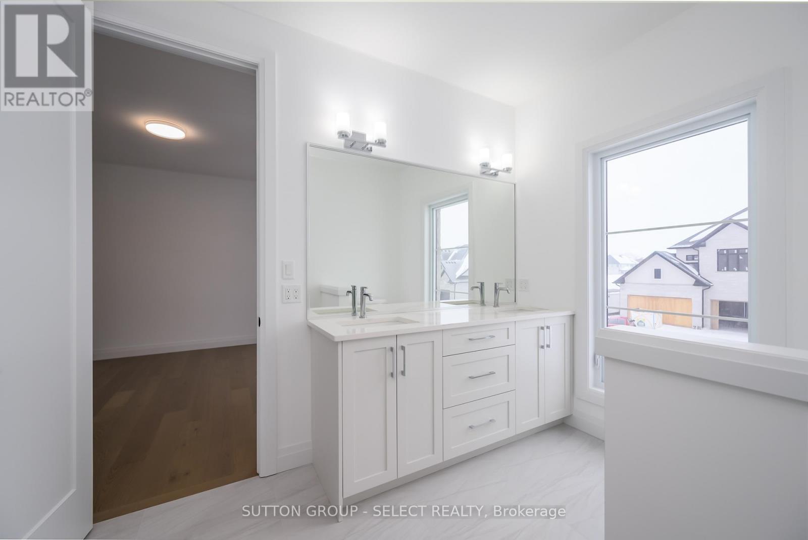 559 Creekview Chase, London North, Ontario  N6G 3X9 - Photo 35 - X12171885