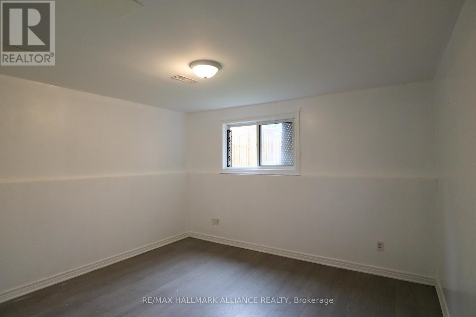 8 Mcbride Drive, St. Catharines (Rykert/vansickle), Ontario  L2S 3Y4 - Photo 11 - X12113422