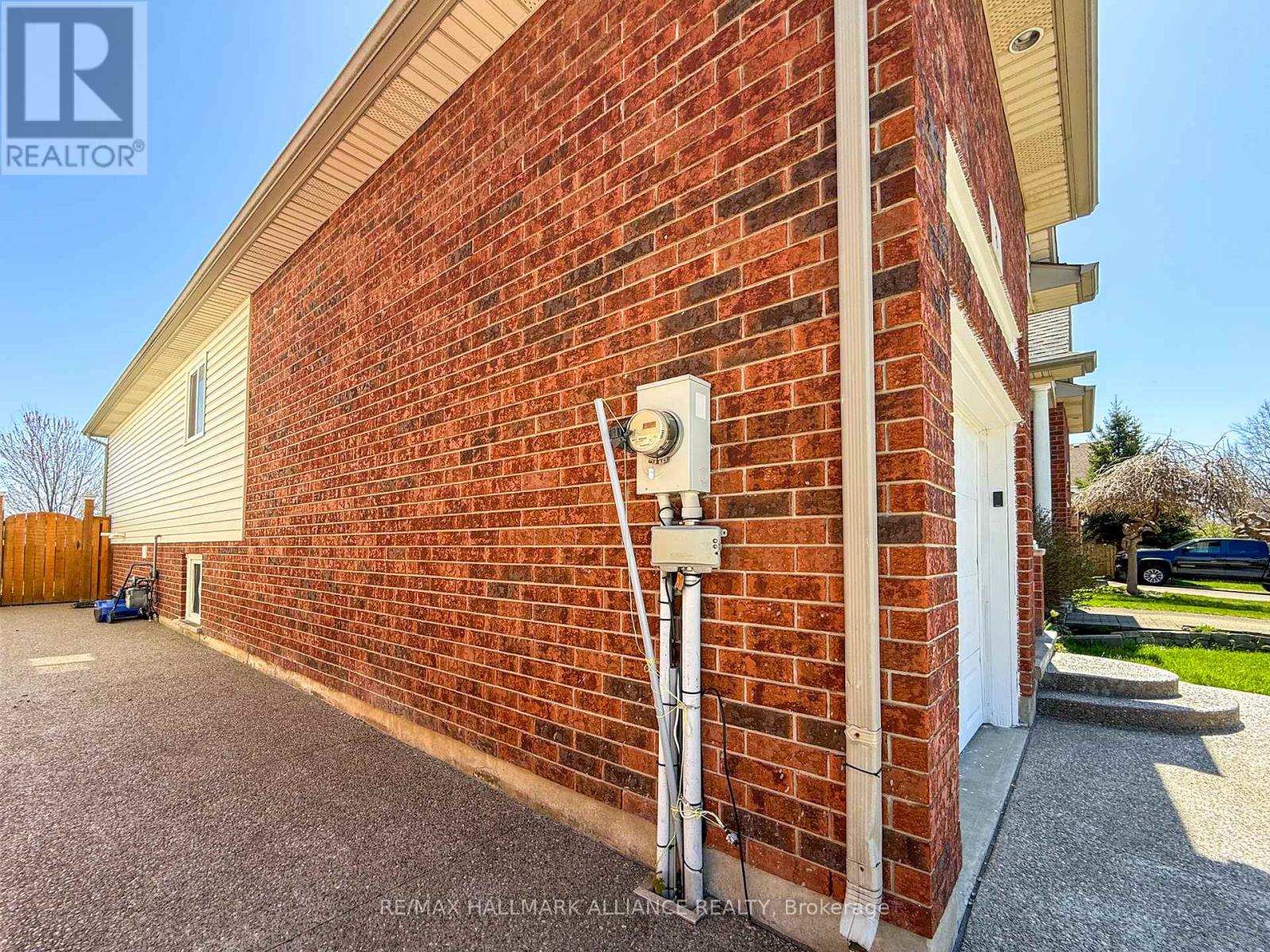 8 Mcbride Drive, St. Catharines (Rykert/vansickle), Ontario  L2S 3Y4 - Photo 26 - X12113422
