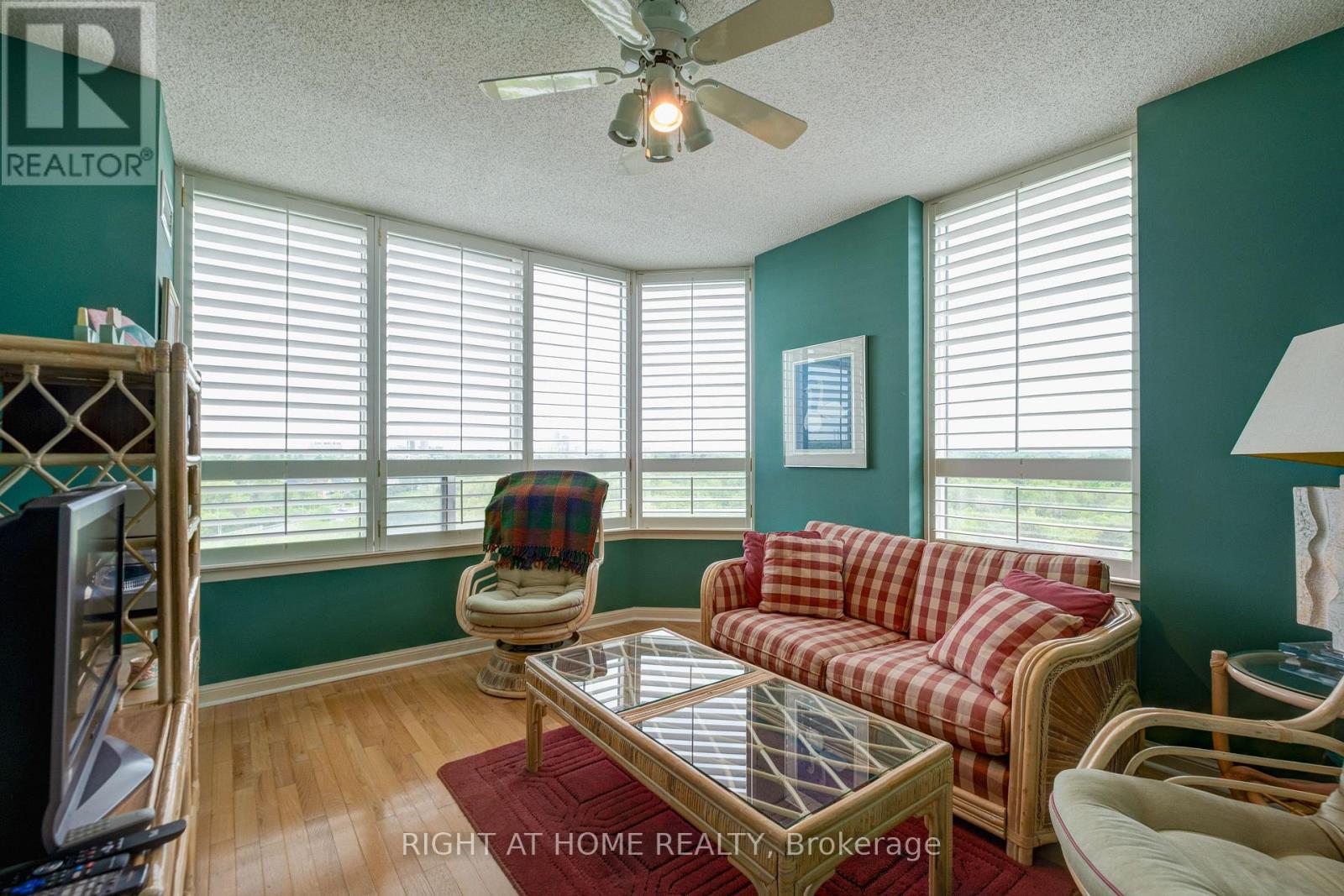 914 - 610 Bullock Drive, Markham, Ontario  L3R 0G1 - Photo 21 - N12169789
