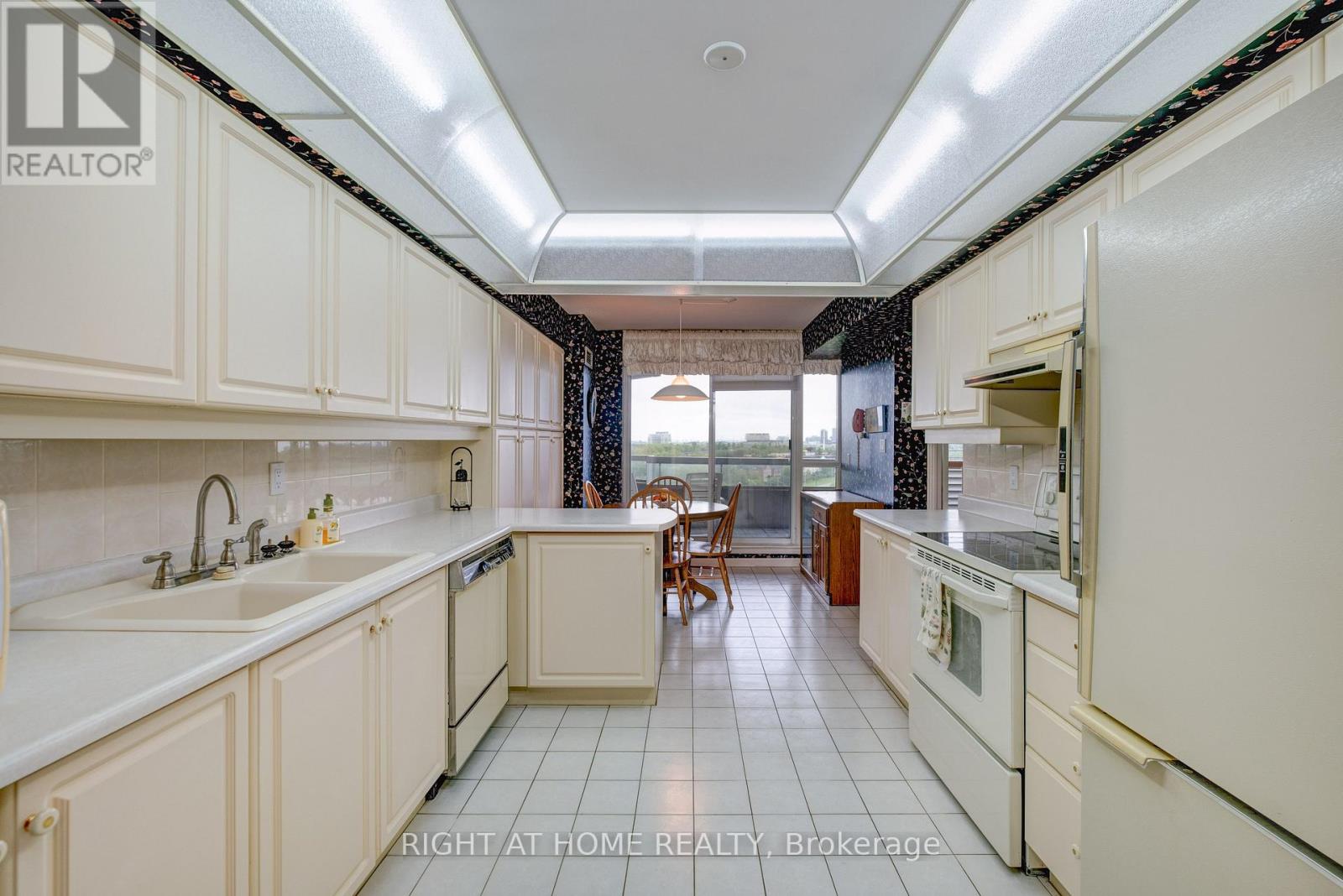 914 - 610 Bullock Drive, Markham, Ontario  L3R 0G1 - Photo 23 - N12169789