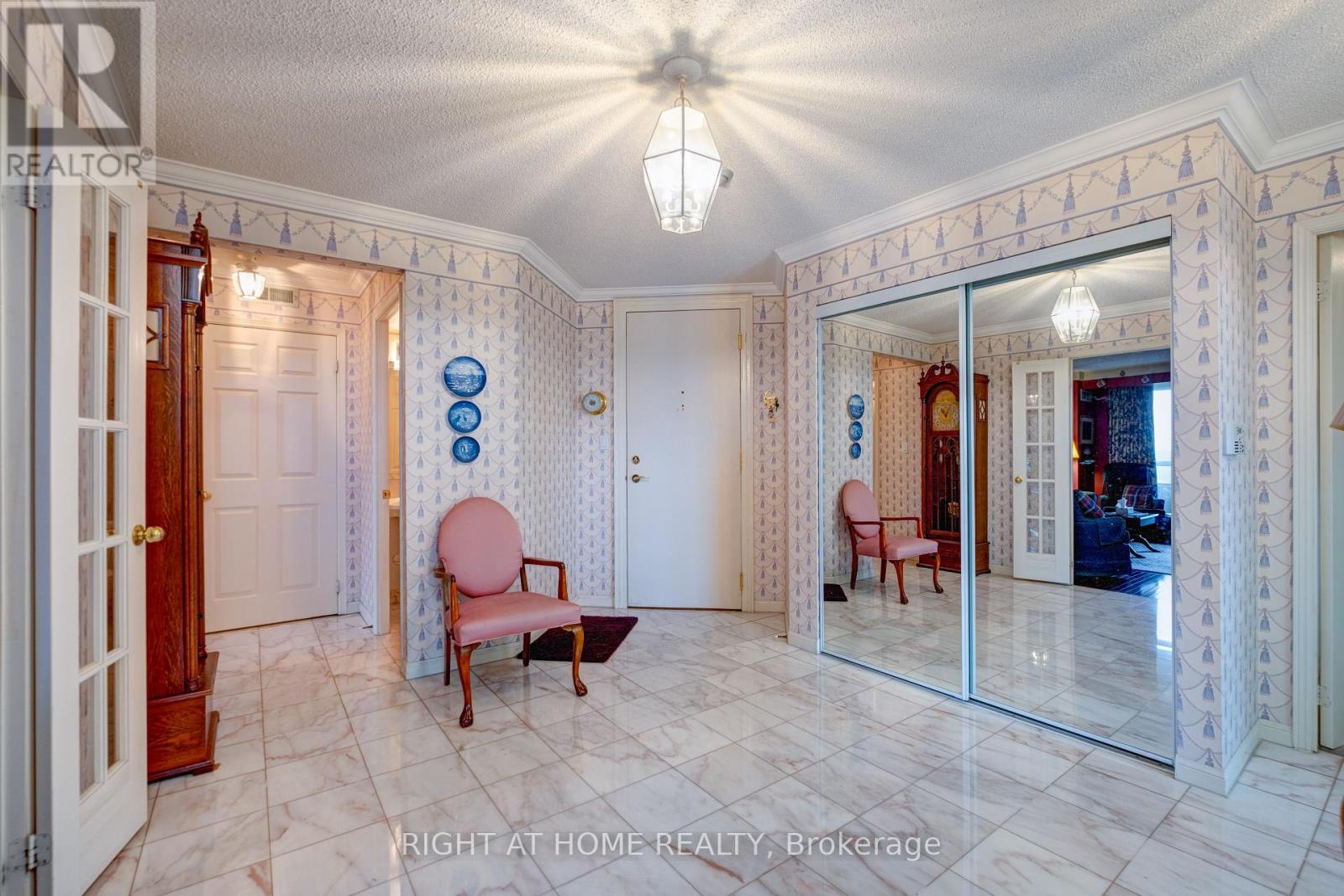 914 - 610 Bullock Drive, Markham, Ontario  L3R 0G1 - Photo 11 - N12169789