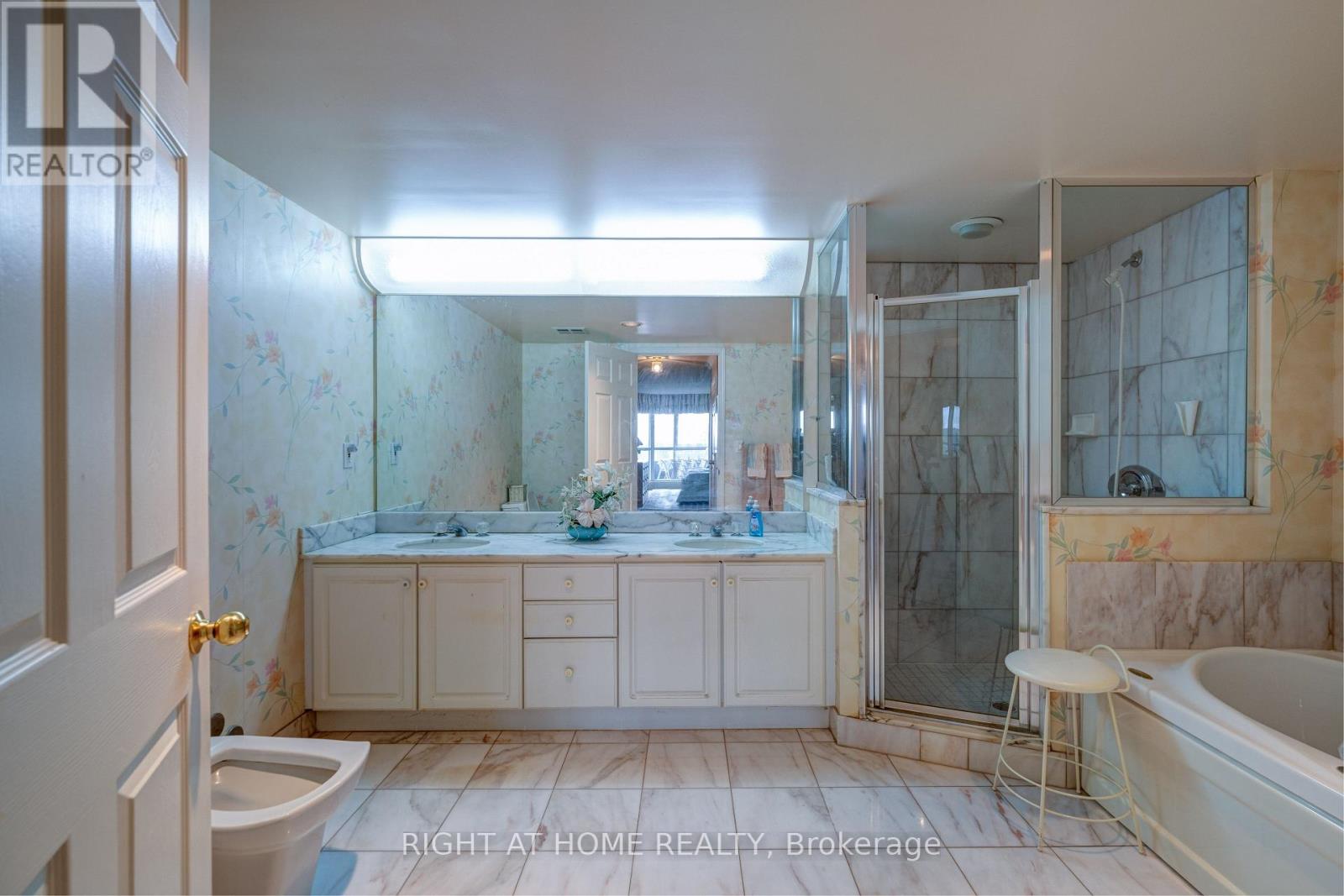 914 - 610 Bullock Drive, Markham, Ontario  L3R 0G1 - Photo 28 - N12169789