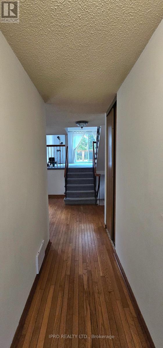 12 Simmons Boulevard, Brampton, Ontario  L6V 3V5 - Photo 6 - W12050860