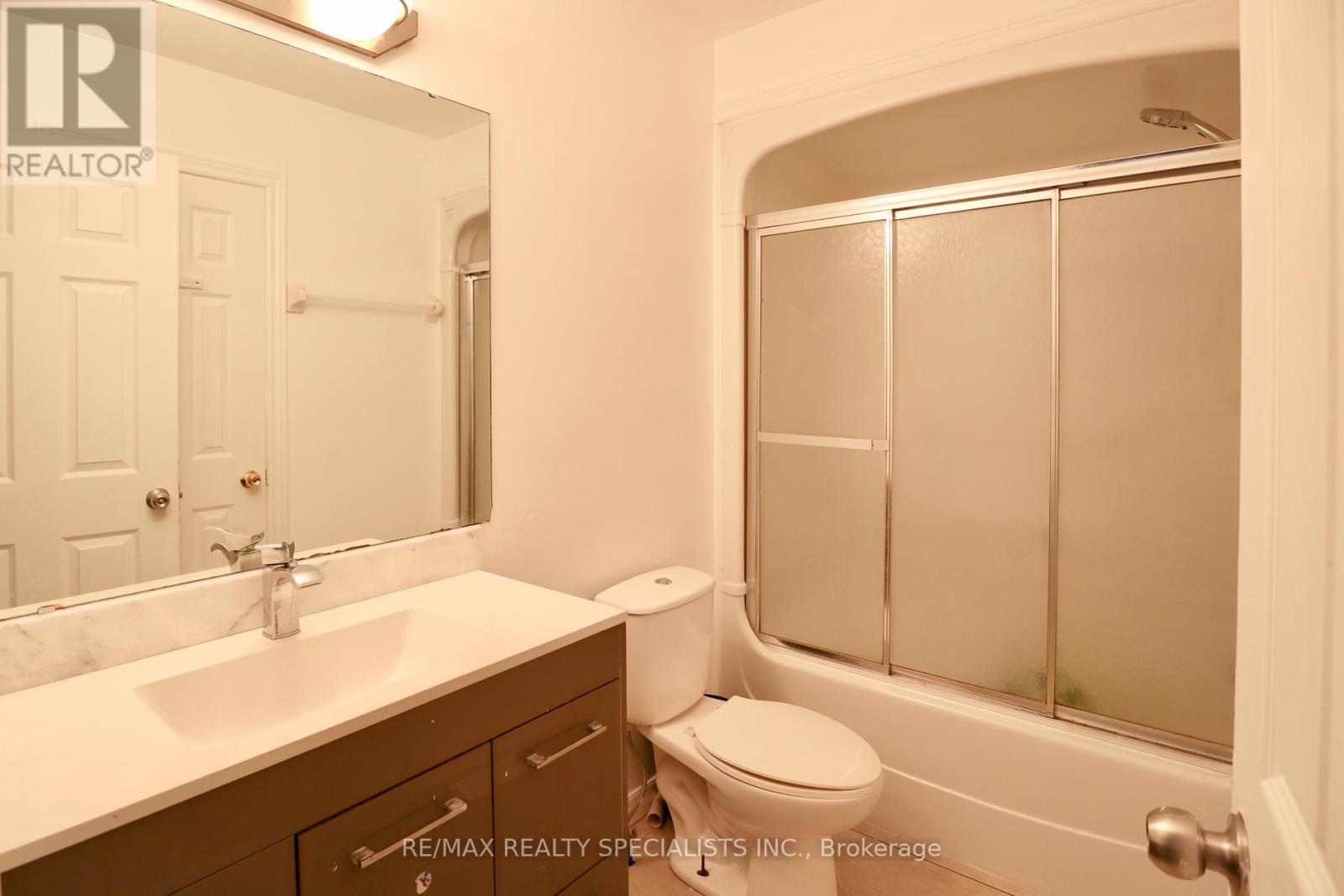 8 Mcbride Drive, St. Catharines (Rykert/vansickle), Ontario  L2S 3Y4 - Photo 17 - X12113422