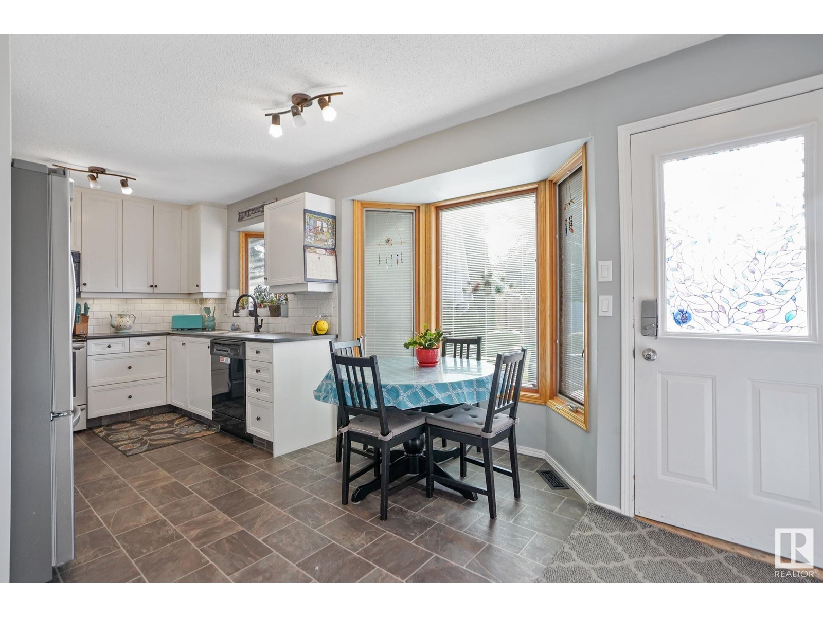 2141 78 St Nw, Edmonton, Alberta  T6K 2E4 - Photo 11 - E4438450