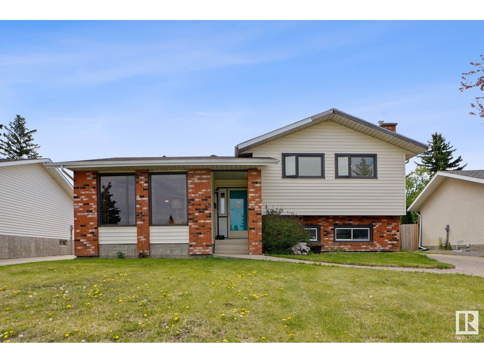 2141 78 St Nw, Edmonton, Alberta  T6K 2E4 - Photo 1 - E4438450