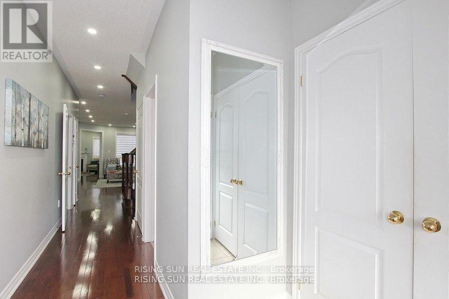 7 Shortreed Grove, Brampton, Ontario  L6R 0R8 - Photo 4 - W12171887