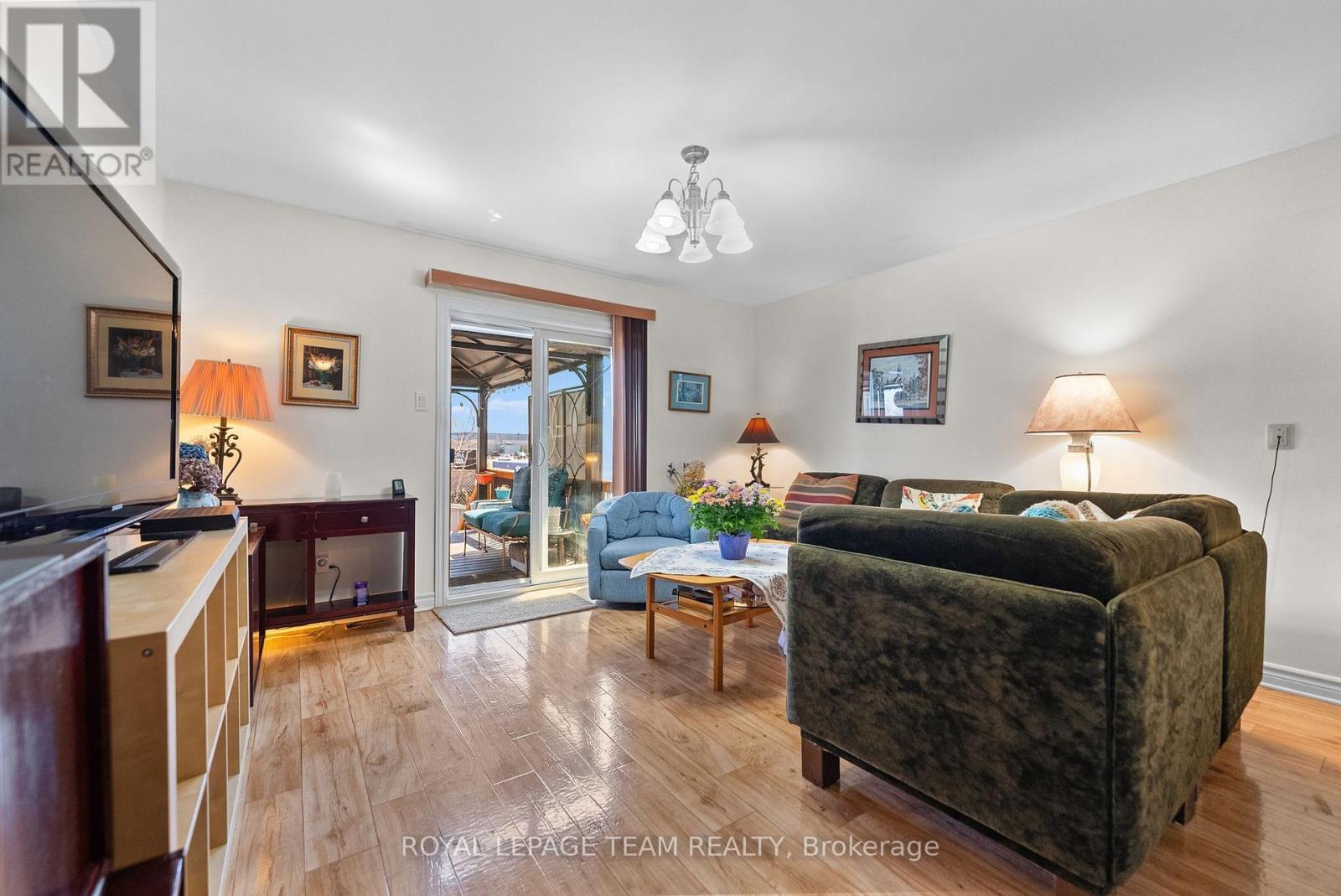 88 Thomas Street S, Arnprior, Ontario  K7S 3R2 - Photo 12 - X12091927
