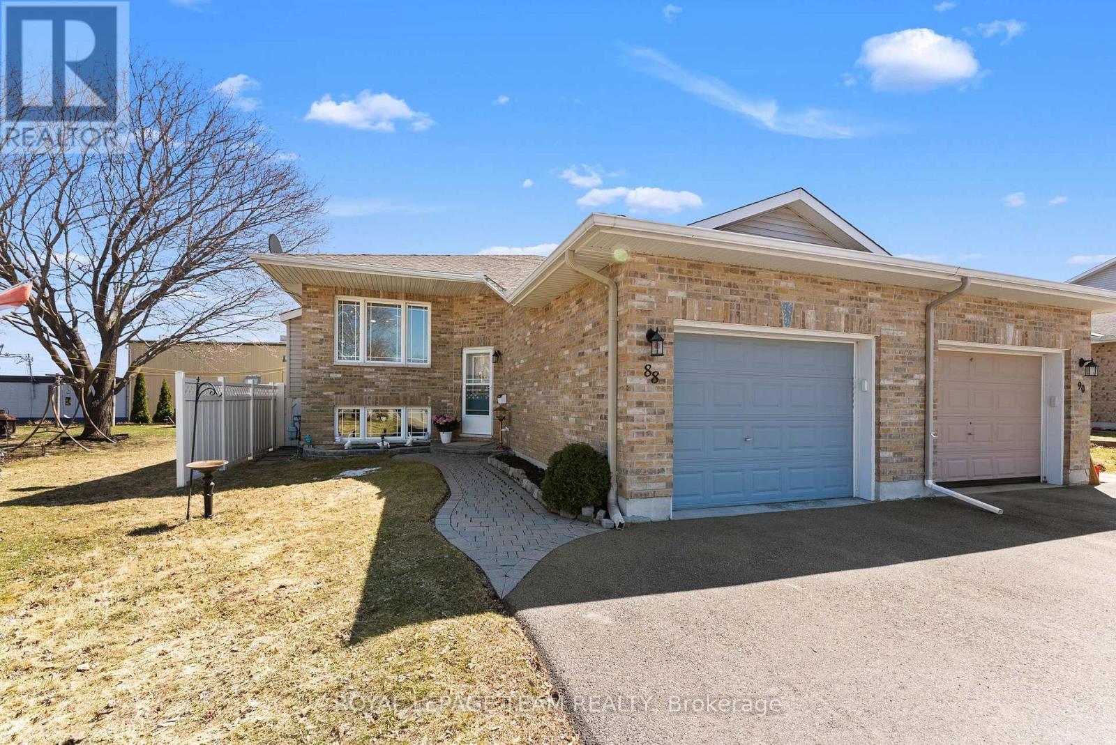 Property at 88 THOMAS STREET S image 1