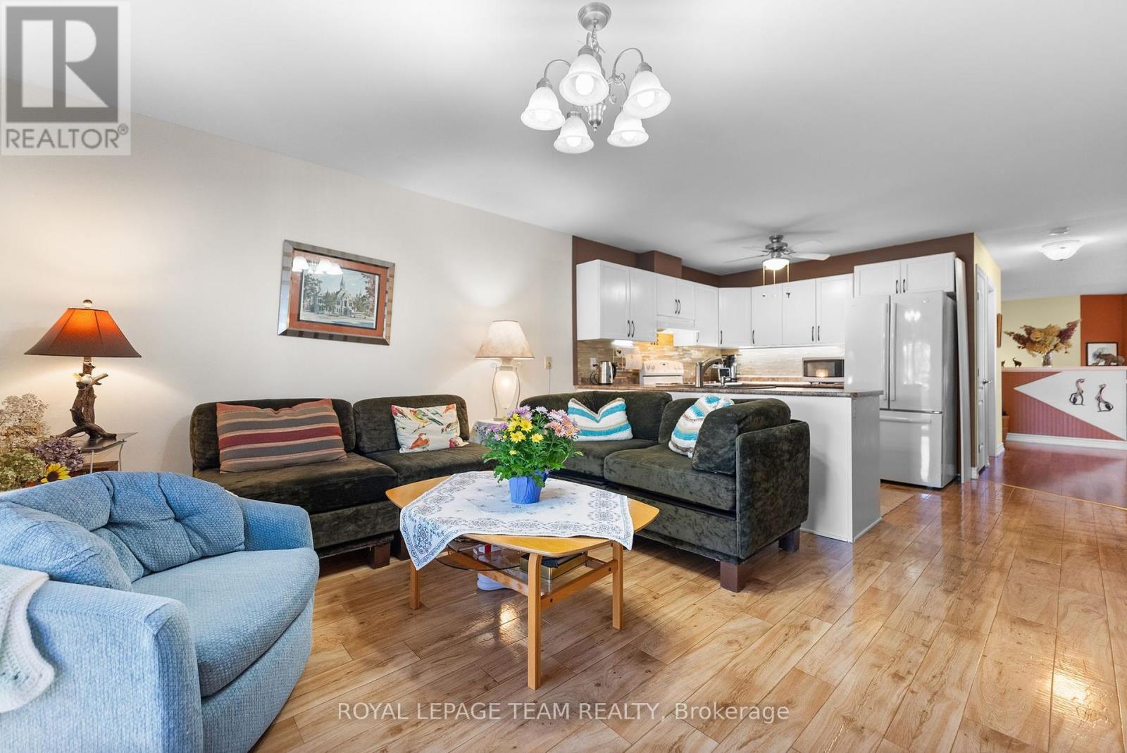 88 Thomas Street S, Arnprior, Ontario  K7S 3R2 - Photo 13 - X12091927