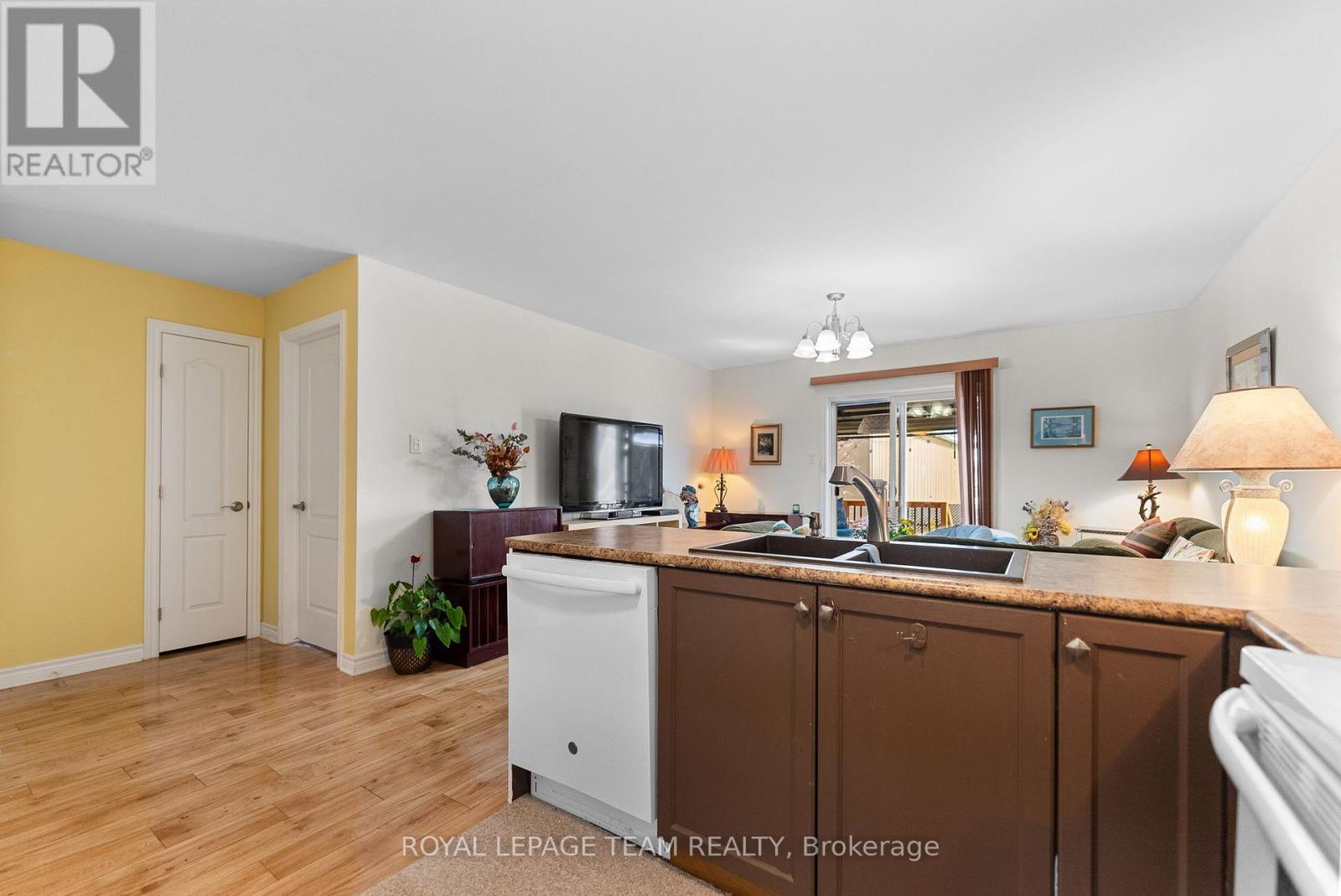 88 Thomas Street S, Arnprior, Ontario  K7S 3R2 - Photo 17 - X12091927