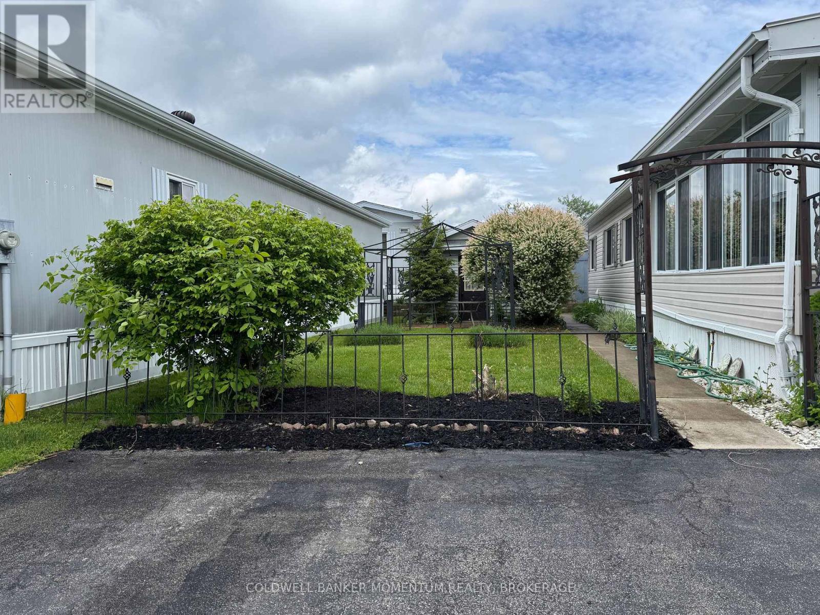 52 - 3033 Townline Road, Fort Erie, Ontario  L0R 1S0 - Photo 6 - X12168117