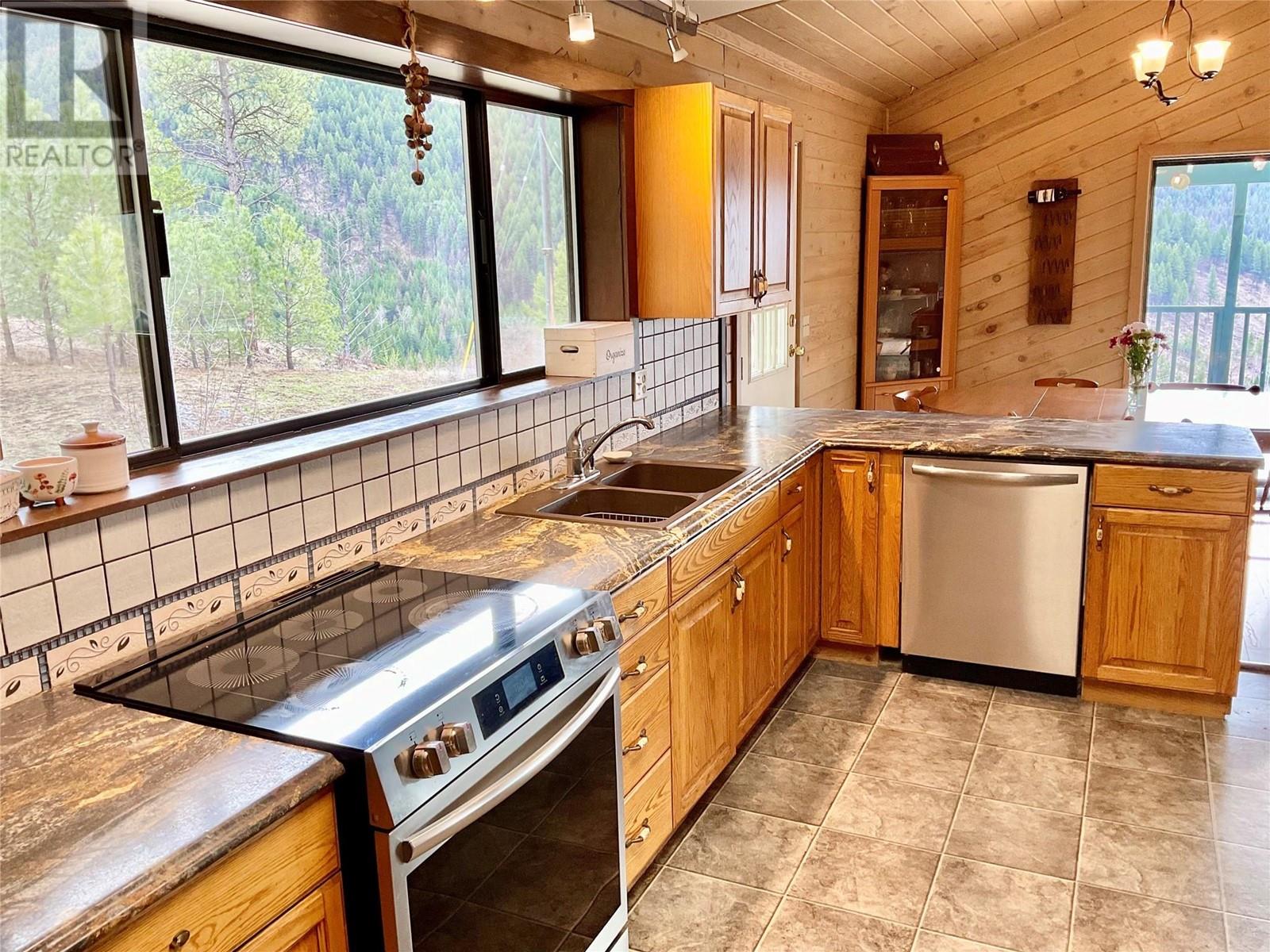 12590 3 Highway, Greenwood, British Columbia  V0H 1J0 - Photo 32 - 10343768
