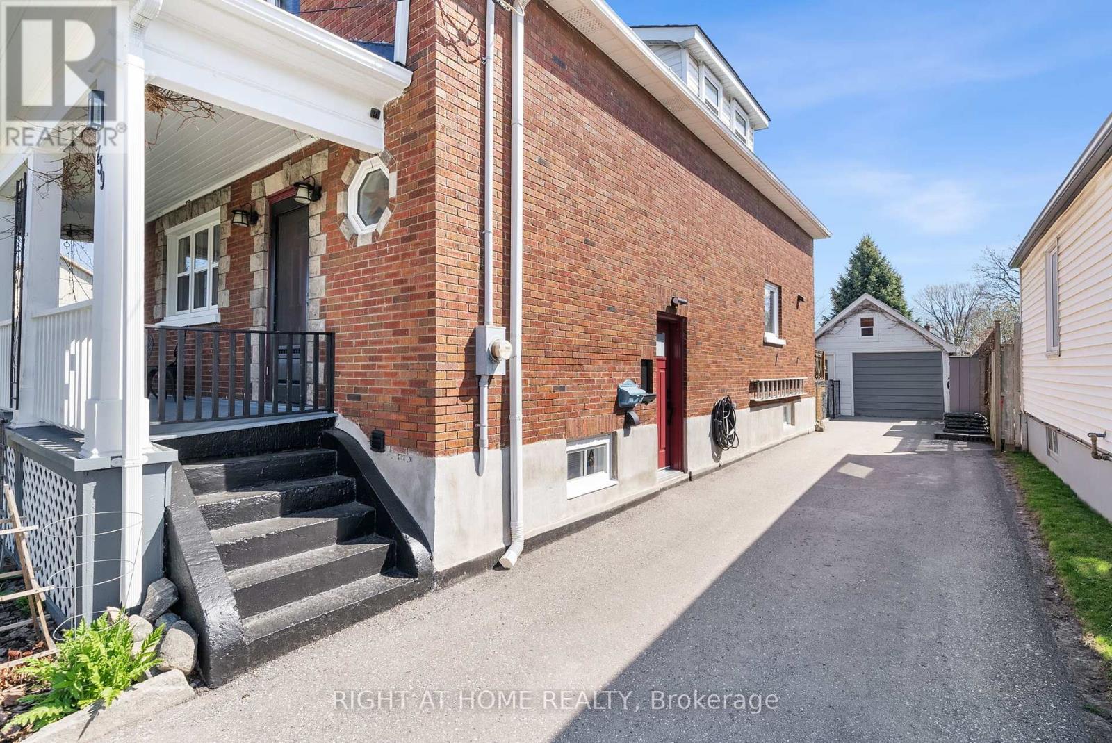 739 Albert Street, Oshawa (Lakeview), Ontario  L1H 4T7 - Photo 2 - E12171896