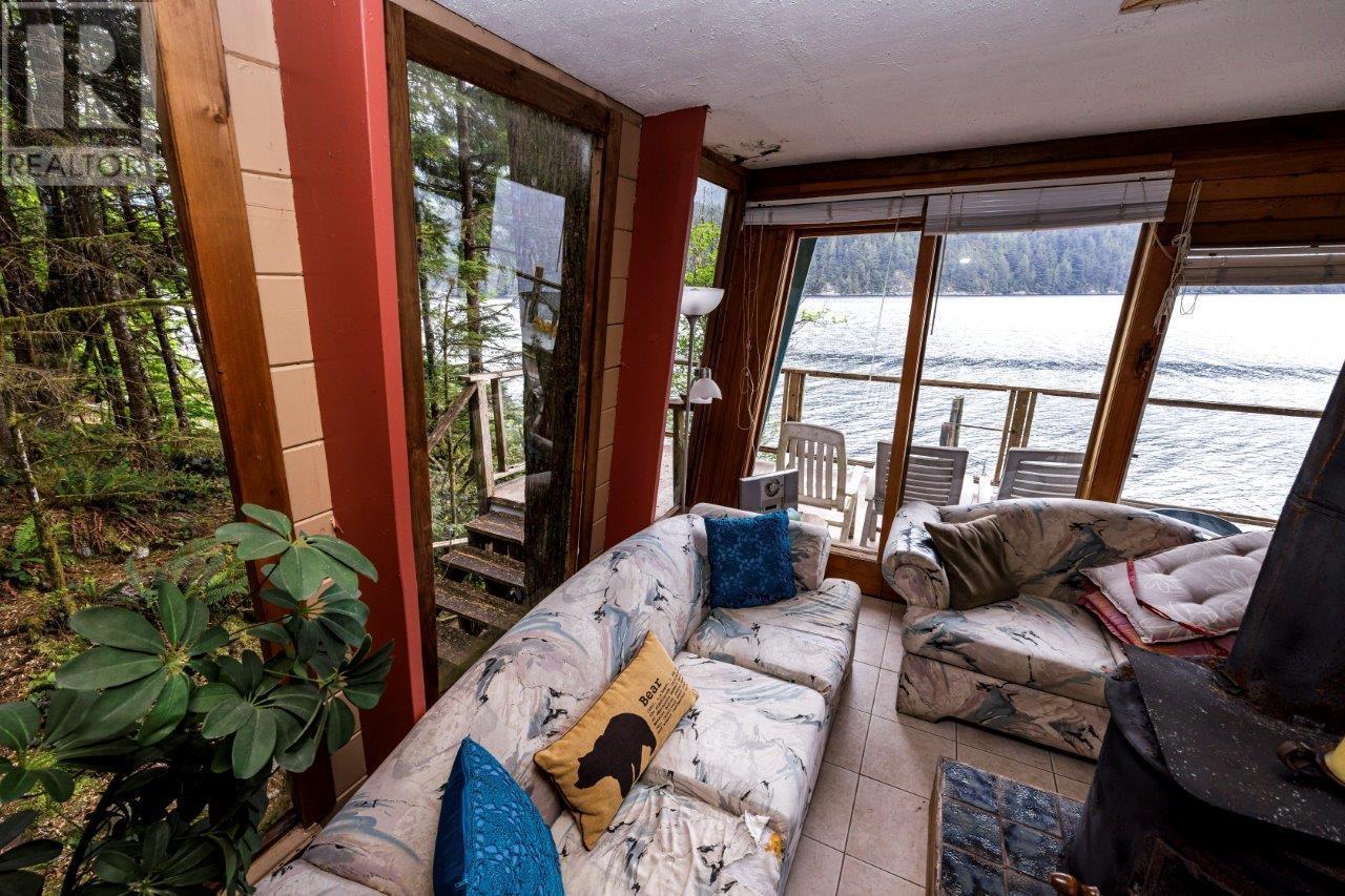 11 East Of Croker Island, North Vancouver, British Columbia  V0V 0V0 - Photo 14 - R2995484