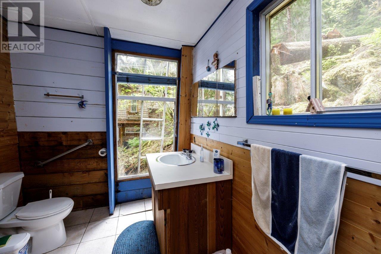 11 East Of Croker Island, North Vancouver, British Columbia  V0V 0V0 - Photo 22 - R2995484