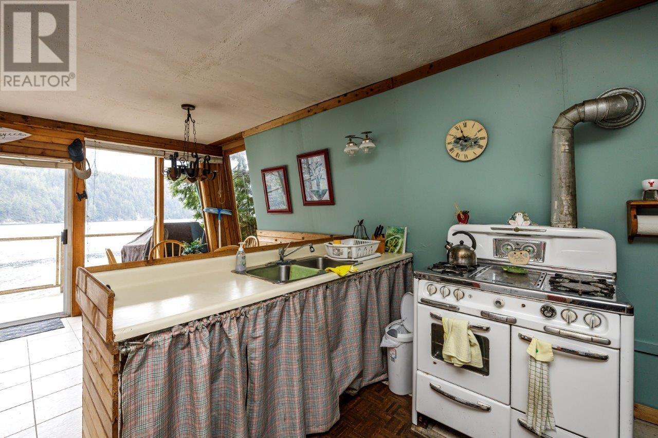 11 East Of Croker Island, North Vancouver, British Columbia  V0V 0V0 - Photo 16 - R2995484