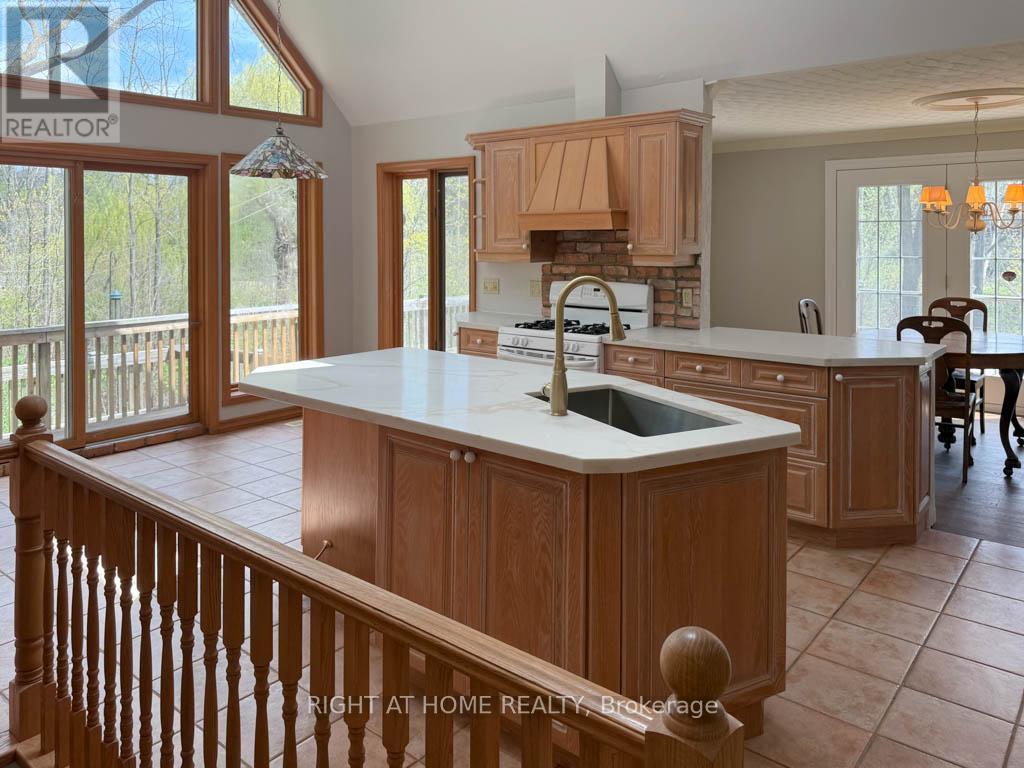 144 Wellington Street, Hamilton, Ontario  L0R 2H0 - Photo 11 - X12131708