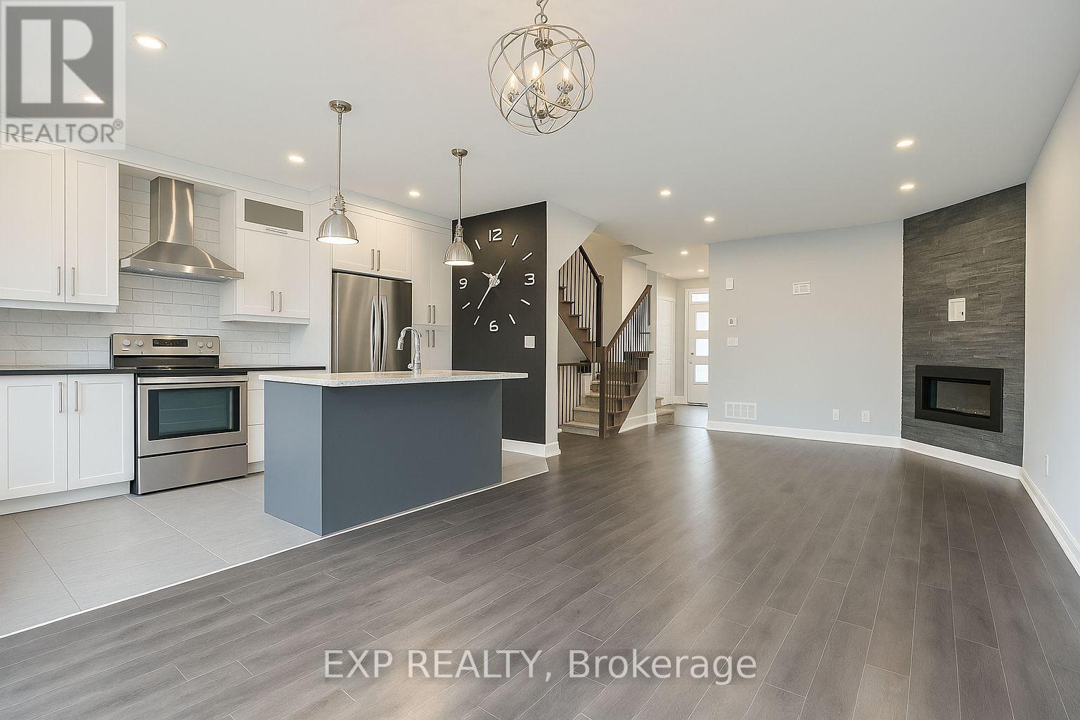196 St Malo Place, Russell, Ontario  K0A 1W0 - Photo 10 - X12171910