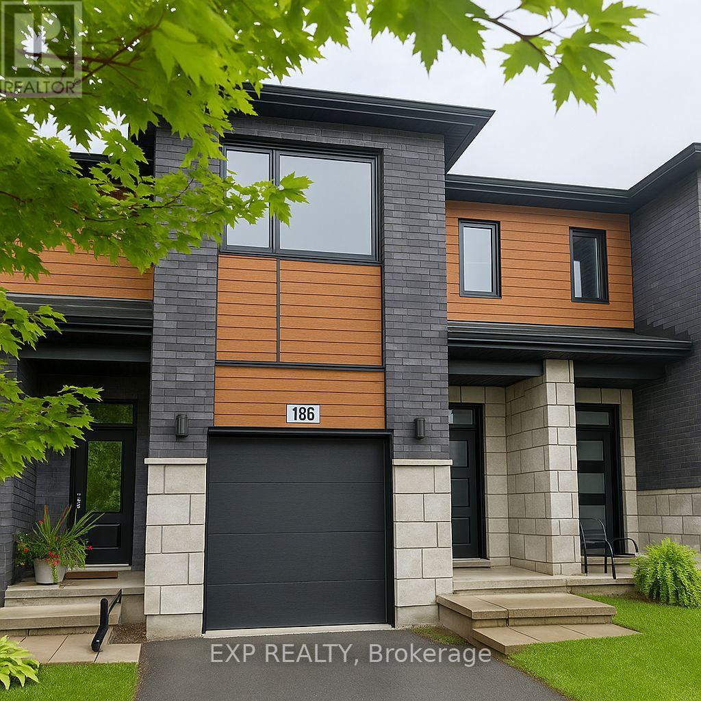 196 St Malo Place, Russell, Ontario  K0A 1W0 - Photo 2 - X12171910