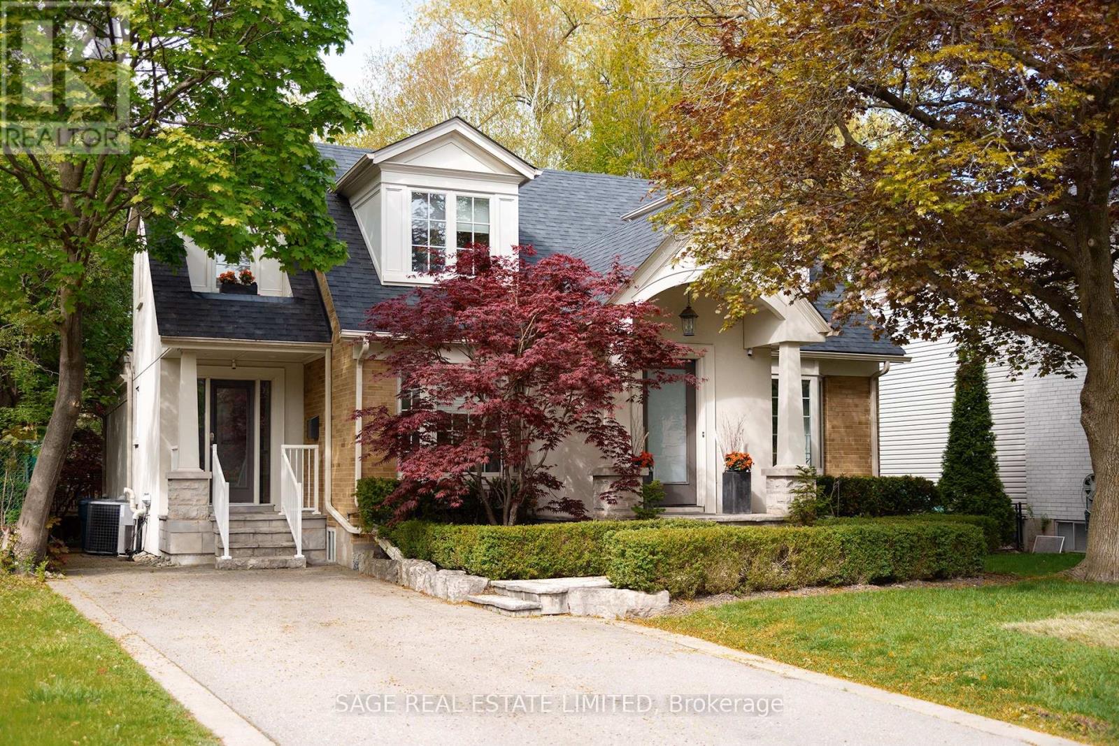 9 Canfield Place, Toronto, Ontario  M3B 2V5 - Photo 2 - C12161692