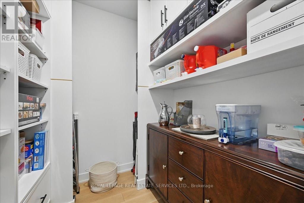 108 - 2489 Taunton Road, Oakville, Ontario  L6H 3R9 - Photo 4 - W12170000