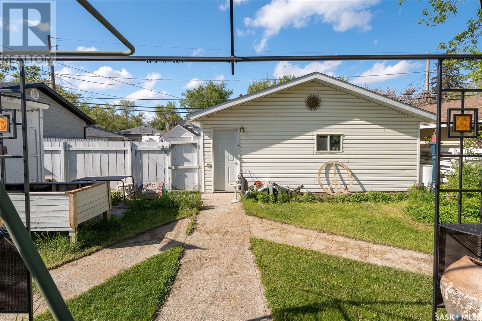 444 Ominica Street E, Moose Jaw, Saskatchewan  S6H 0G9 - Photo 3 - SK007036