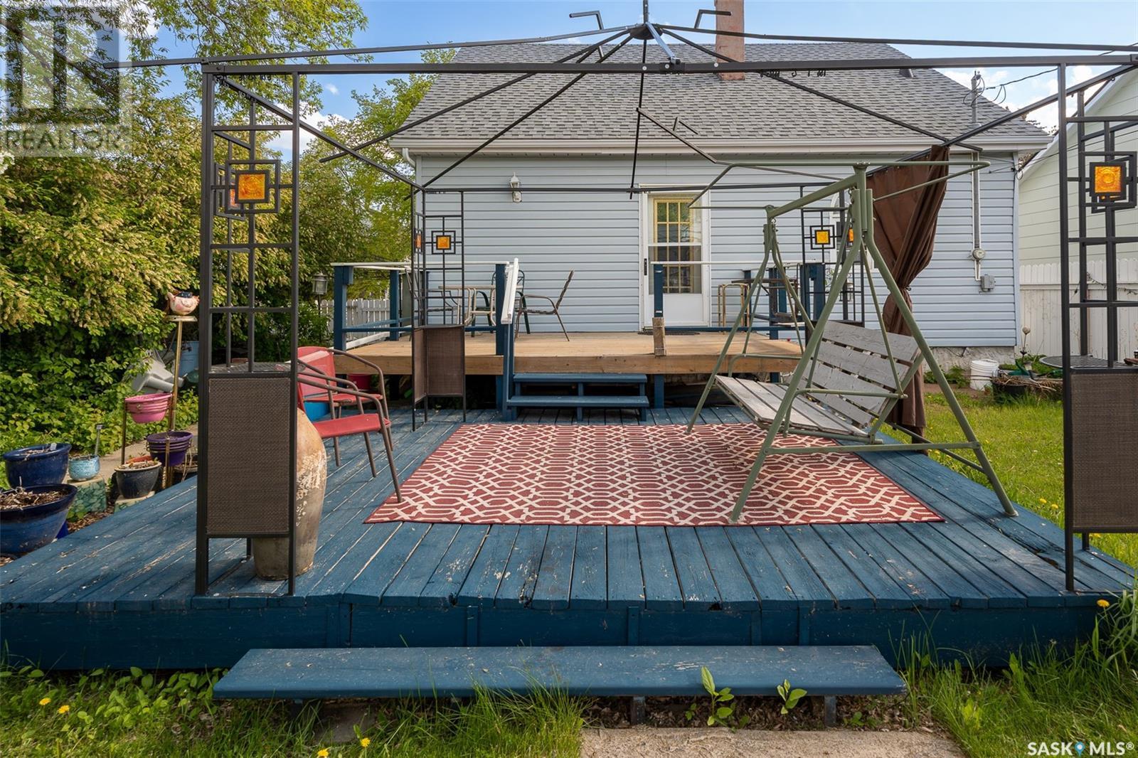 Property at 444 Ominica STREET E image 4