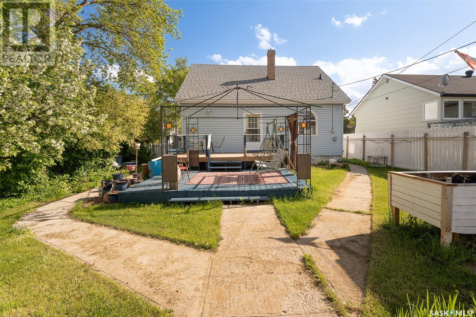 Property at 444 Ominica STREET E image 5