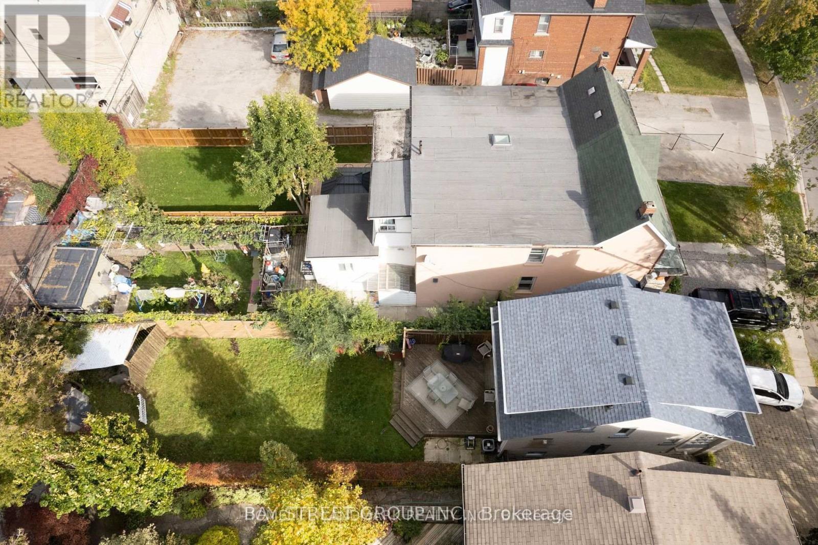 Main And Second Floor - 30 Ash Crescent, Toronto, Ontario  M8W 1E4 - Photo 10 - W12171914
