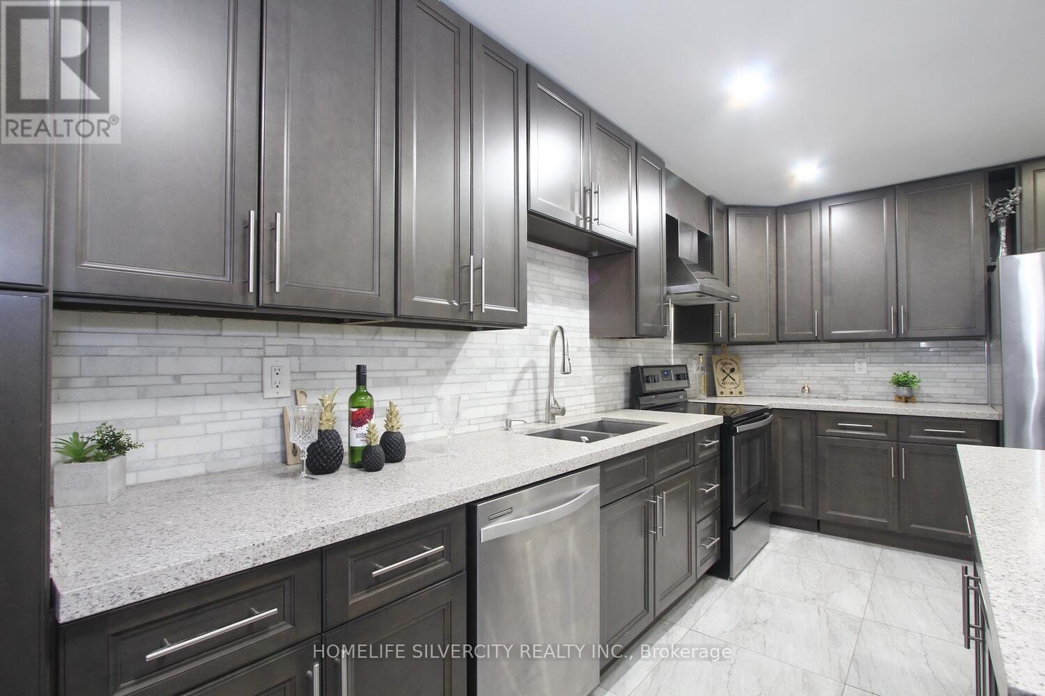 74 Buttercup Lane, Brampton, Ontario  L6R 1J8 - Photo 16 - W12155675