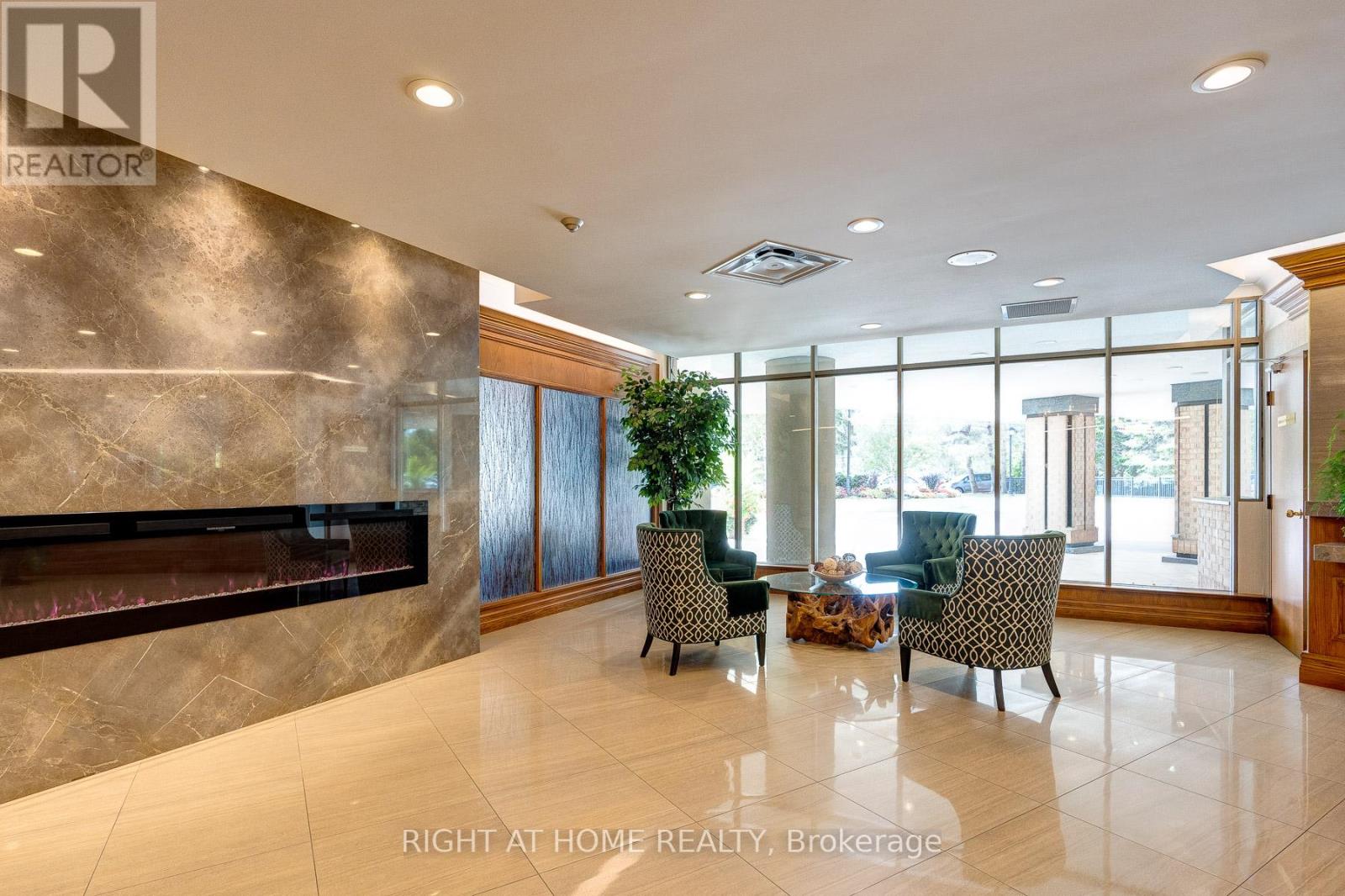 914 - 610 Bullock Drive, Markham, Ontario  L3R 0G1 - Photo 9 - N12169789