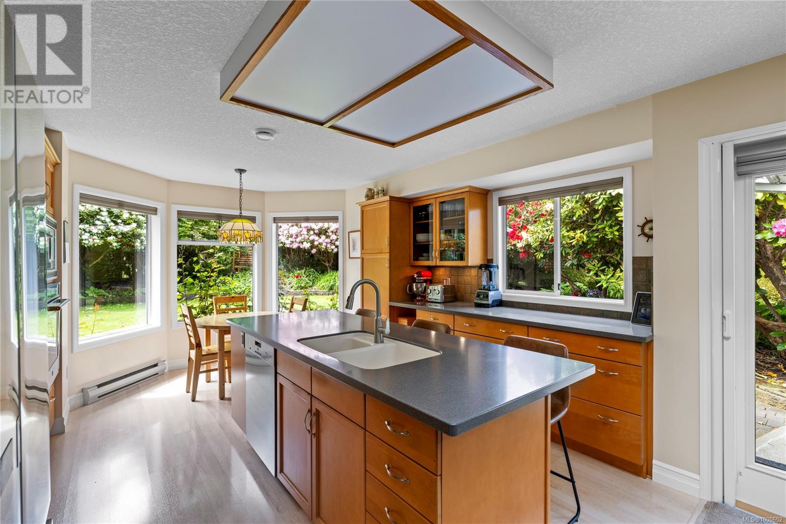 Property at 1147 Wedgewood Close image 4