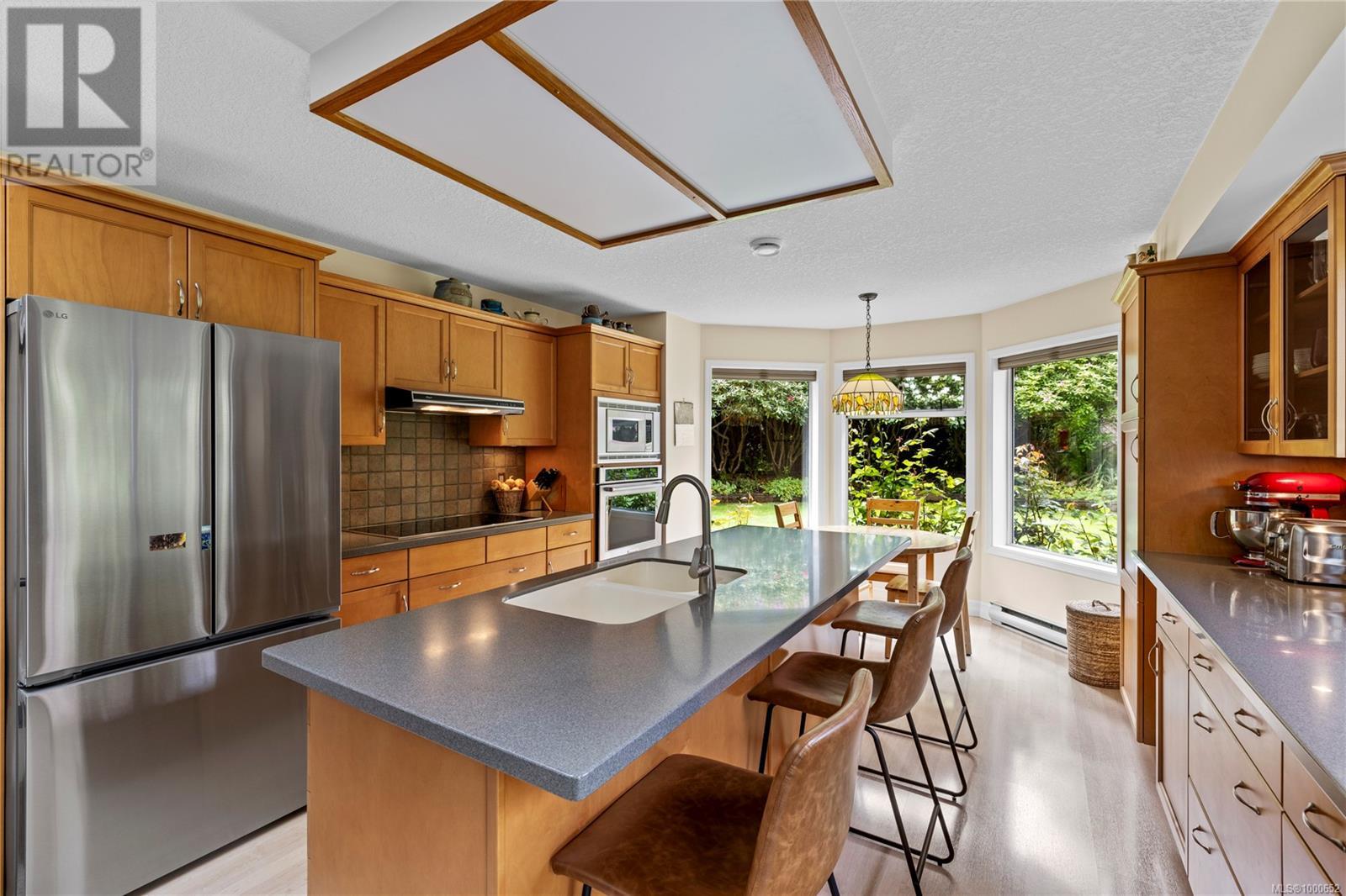 Property at 1147 Wedgewood Close image 3