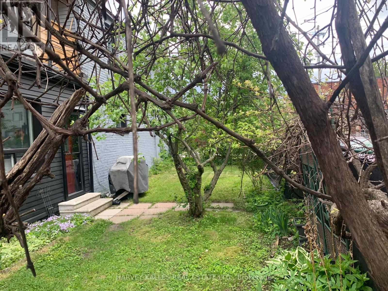 256 Sammon Avenue, Toronto, Ontario  M4J 1Z7 - Photo 24 - E12056919
