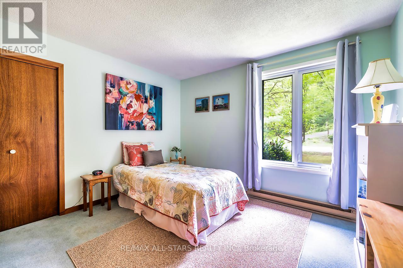 40 The Pines Lane, Brock, Ontario  L0C 1H0 - Photo 17 - N12171932