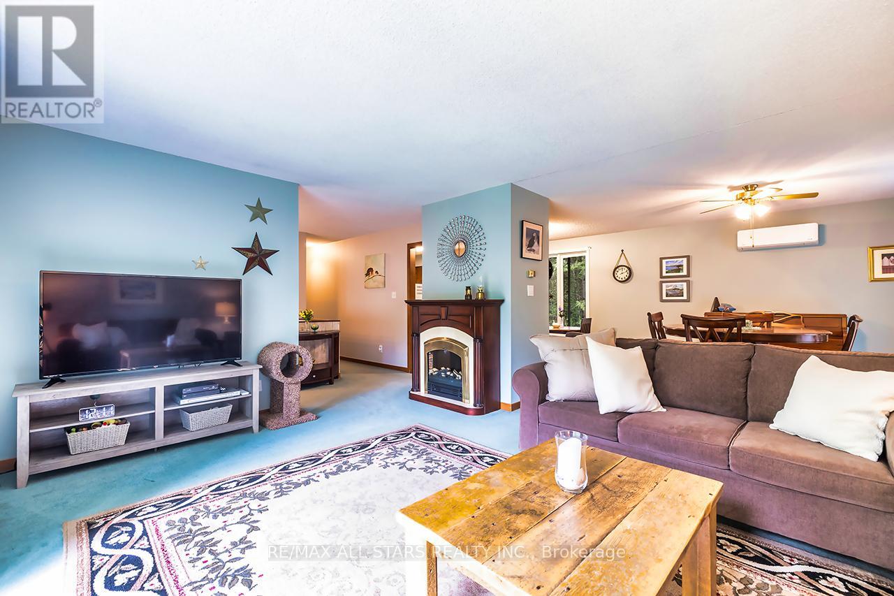 40 The Pines Lane, Brock, Ontario  L0C 1H0 - Photo 4 - N12171932